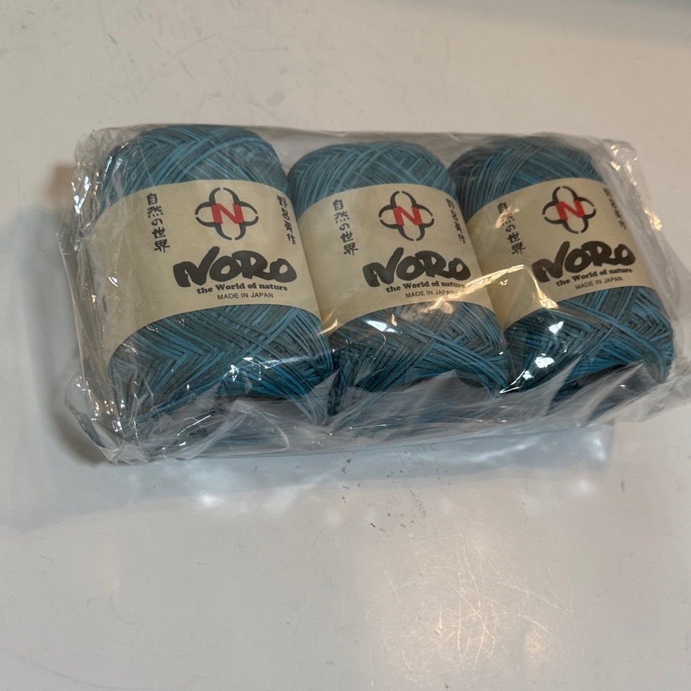 Noro Teal Yarn Collection

Linen blend